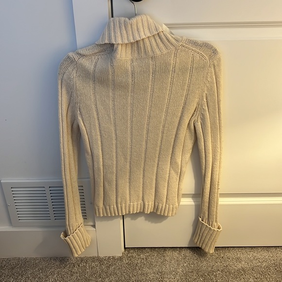 Express Sweater - Picture 2 of 3